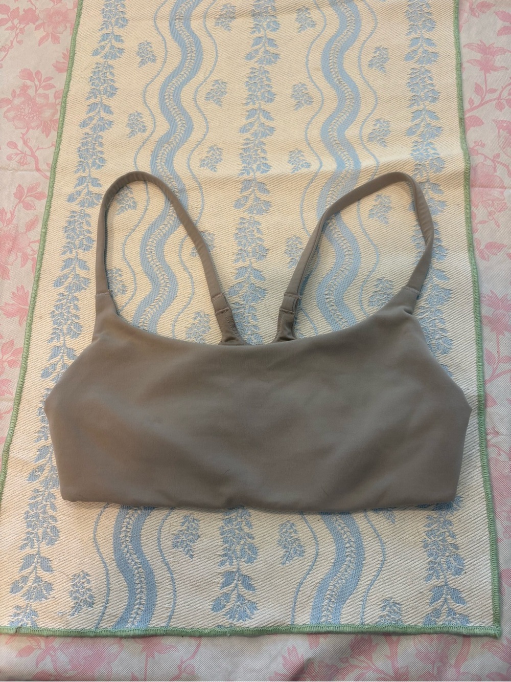 Lululemon Sports bra in Grey